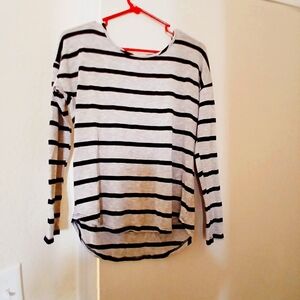 Black stripped gray sweater long leeve Size S